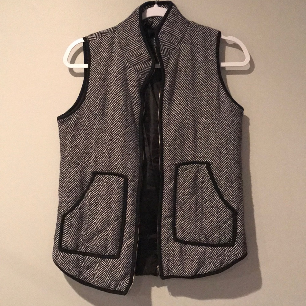 Black pattern vest